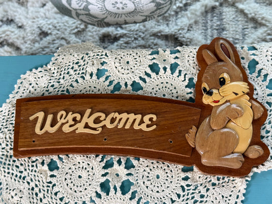 Vintage Wooden Rabbit Welcome Wall Plaque – Bunny Cottage Decor